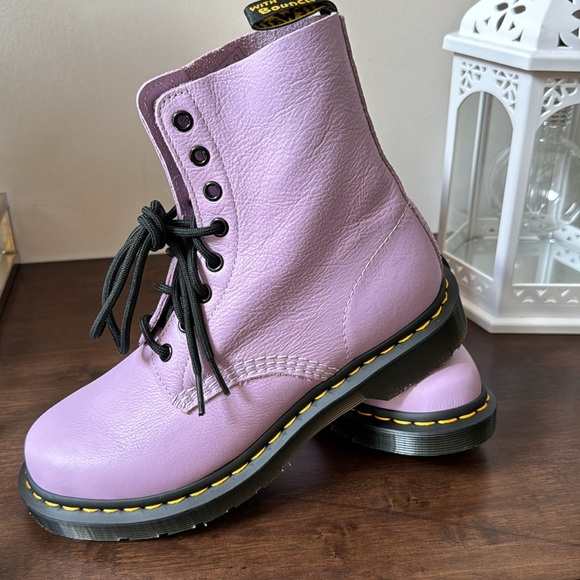 Dr Martens 1460 WOMEN'S BLACK EYELET
LACE UP BOOTS new size 8 - Picture 4 of 11